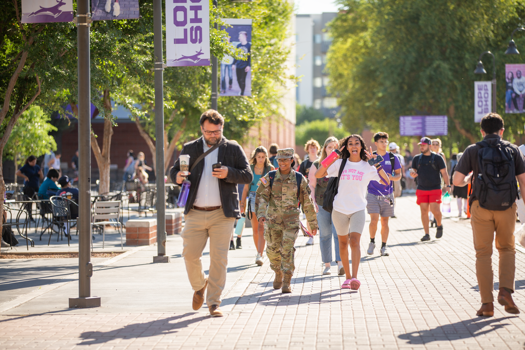 Students walking to class at GCU campus