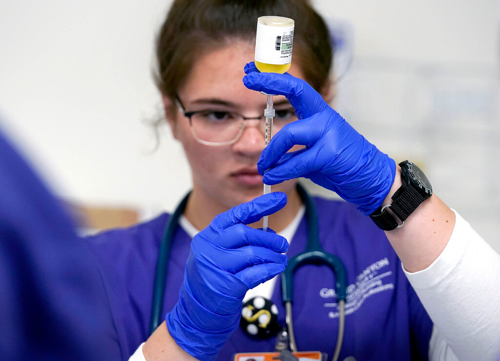 ABSN student learns to inject vaccines