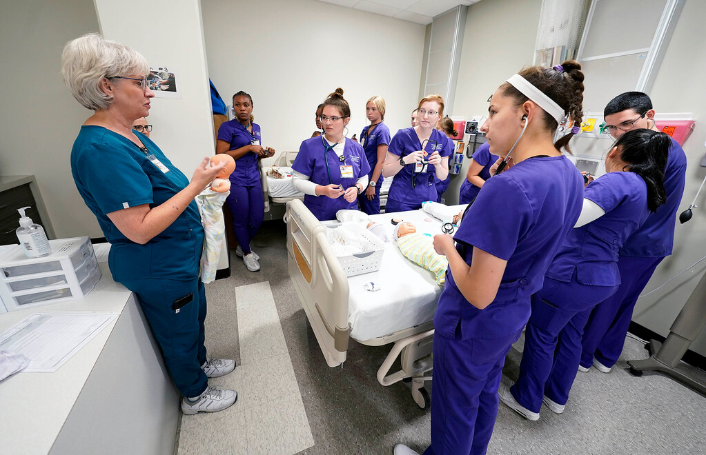 ABSN students learn to care for newborns